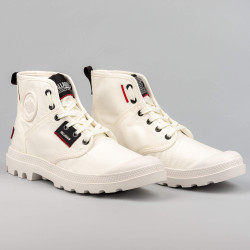 Palladium Pampa Hi Patch Star White