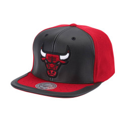 Mitchell & Ness NBA Day One Snapback CHICAGO BULLS Black / Red