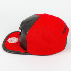 Mitchell & Ness NBA Day One Snapback CHICAGO BULLS Black / Red