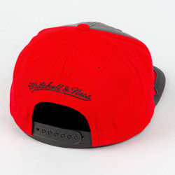 Mitchell & Ness NBA Day One Snapback CHICAGO BULLS Black / Red