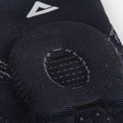 Chránič kolena s oporou PEAK Knee Pad čierny