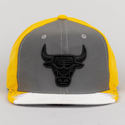 Mitchell & Ness NBA Day 5 Snapback Chicago Bulls Yellow / White