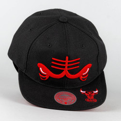 Mitchell & Ness DEAD REMIX DEADSTOCK SNAPBACK HWC CHICAGO BULLS Black