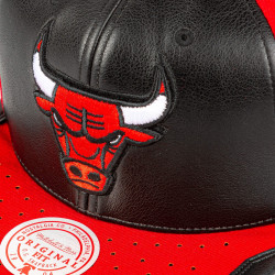 Mitchell & Ness NBA Day One Snapback CHICAGO BULLS Black / Red