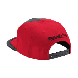Mitchell & Ness NBA Day One Snapback CHICAGO BULLS Black / Red